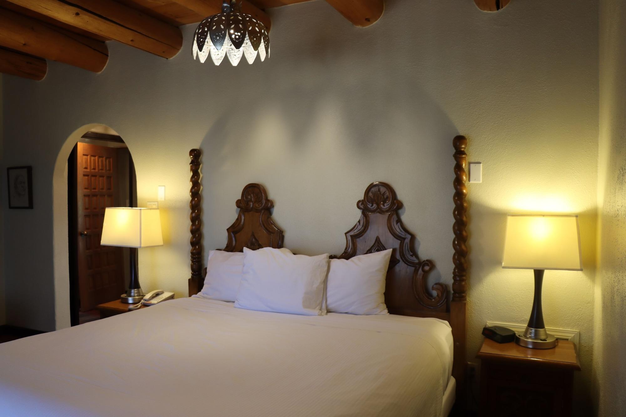 Sagebrush Inn & Suites Taos Bagian luar foto