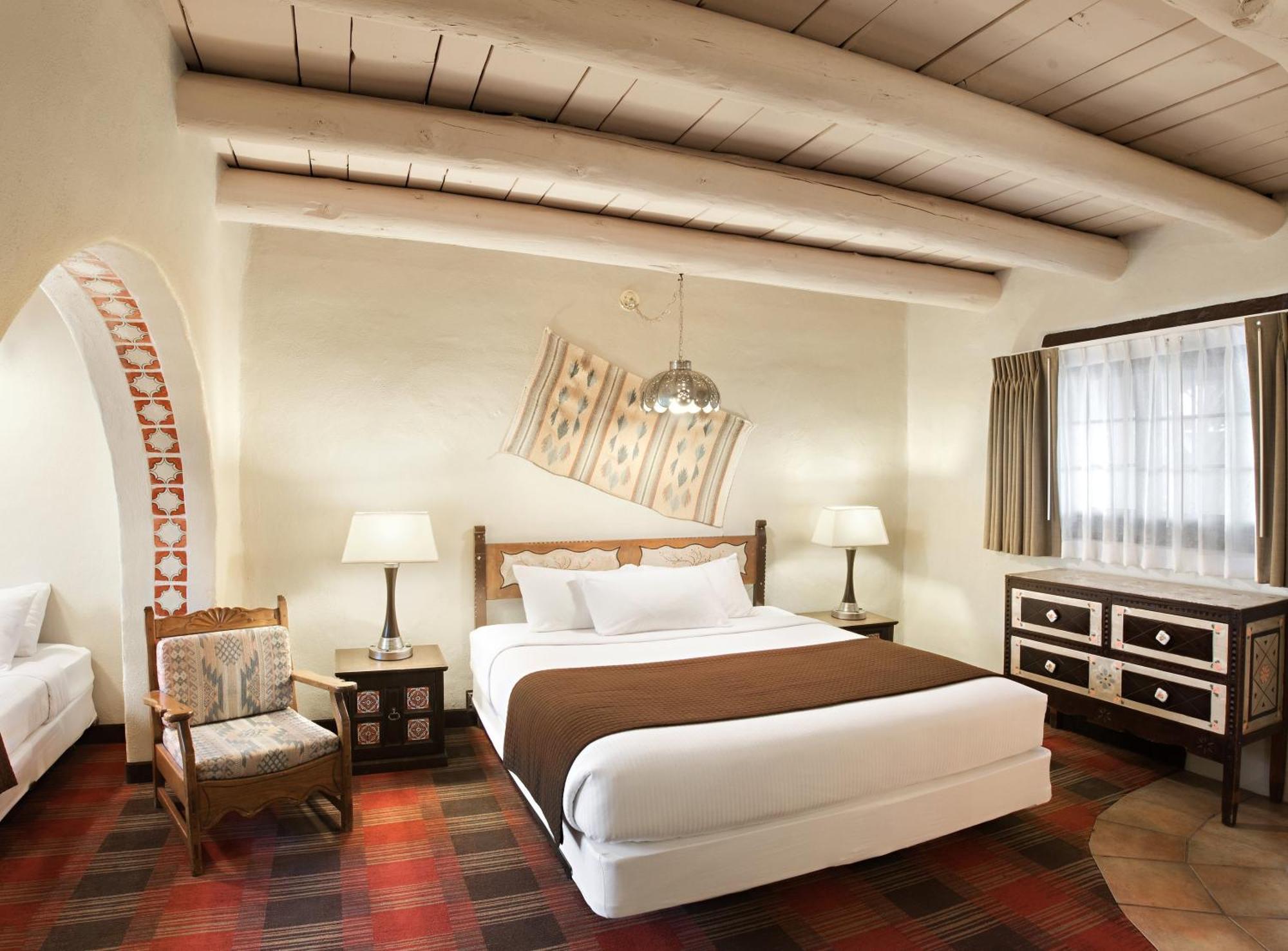 Sagebrush Inn & Suites Taos Bagian luar foto