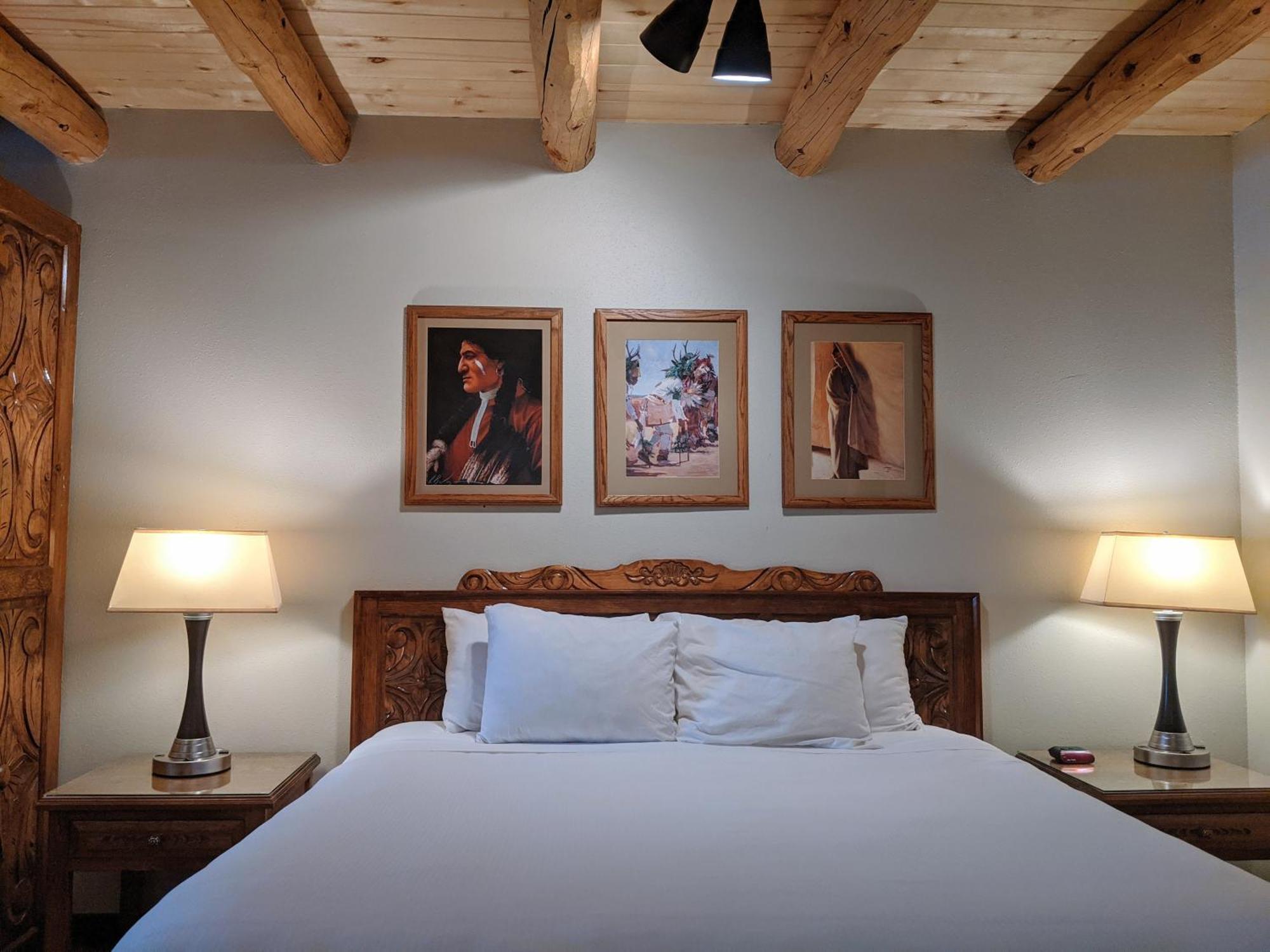 Sagebrush Inn & Suites Taos Bagian luar foto